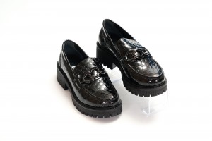 Дамски ежедневни обувки Divna черен лак 4