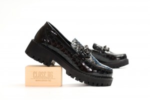 Дамски ежедневни обувки Divna черен лак 1