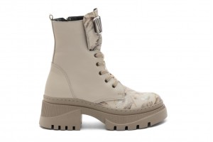 Дамски ежедневни боти Saliya бежови с принт орхидея 1