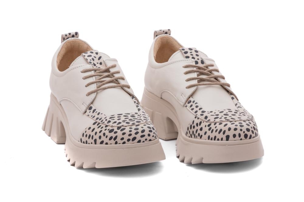 Дамски ежедневни обувки Assura бежови