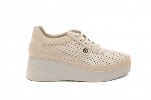 Дамски ежедневни обувки Valena бежови със златисто 1